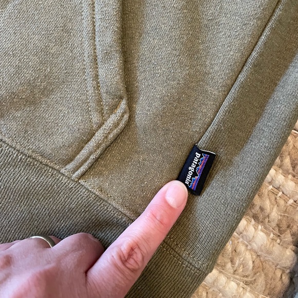 Men’s Patagonia Graphic Hoodie Size Small in EUC - Picture 6 of 7